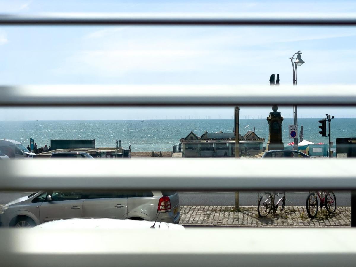 Deco Seafront - By My Getaways Apartment